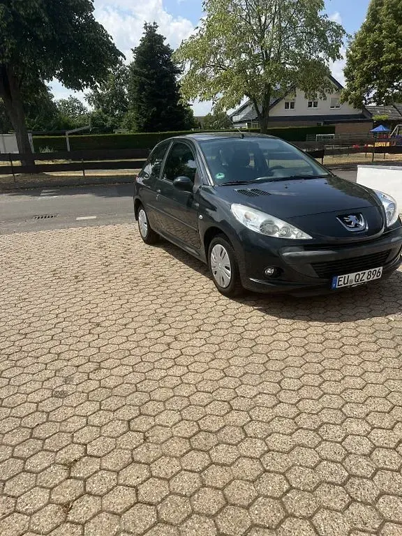 Gebraucht Peugeot 206 60 PS (44 kW) 2009 Schwarz Limousine