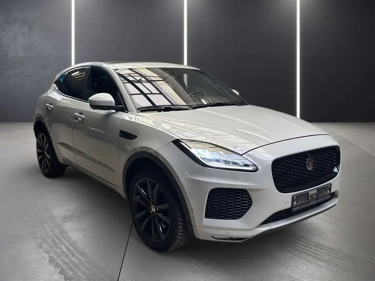 Gebraucht Jaguar E-Pace R-Dynamic 241 PS (177 kW) 2019 Borasco grey SUV