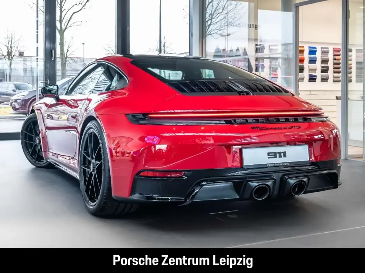 Neu Porsche 992 541 PS (397 kW) 2026 Karminrot Coupé