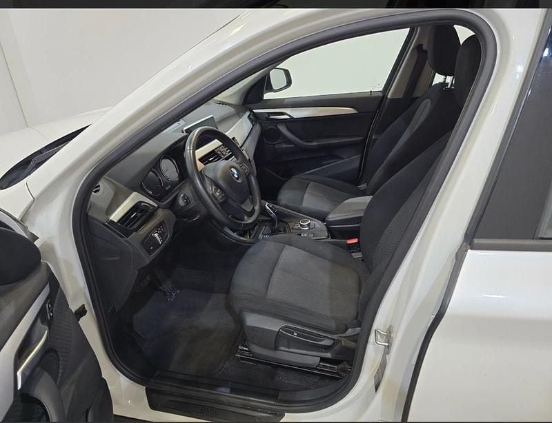 Weiß Gebraucht 2020 BMW X1 Performance SUV | 15.200 € (Superpreis) - Bild 1/4