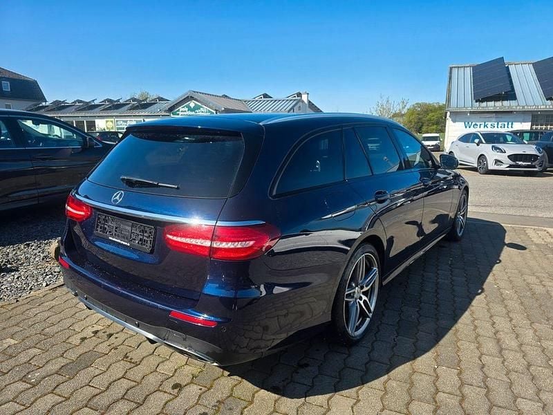 Gebraucht Mercedes E43 AMG AMG 401 PS (294 kW) 2017 Blau Limousine