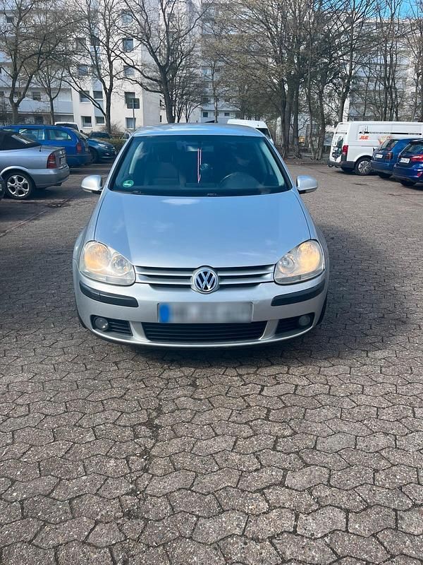 Gebraucht VW Golf V 140 PS (102 kW) 2004 Silber Kleinwagen