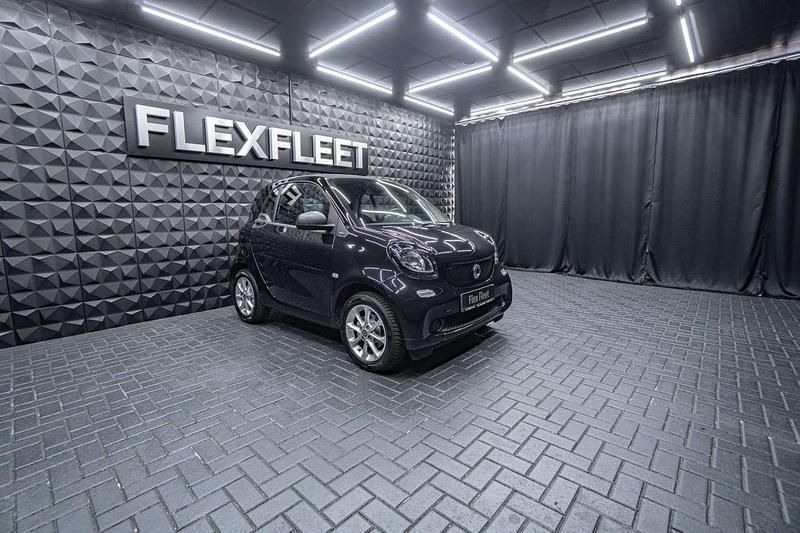 Schwarz Gebraucht 2018 Smart ForTwo Coupé Passion Coupé | 12.990 € (Fairer Preis) - Bild 1/4