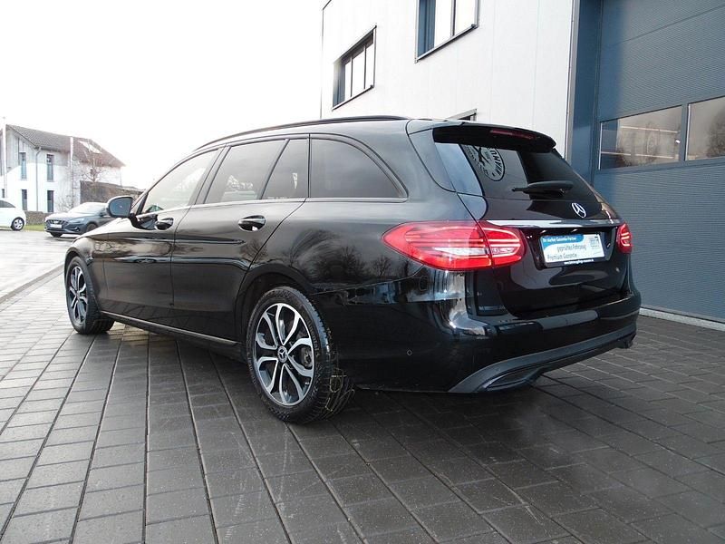 Gebraucht Mercedes C200 184 PS (135 kW) 2020 Schwarz Kombi