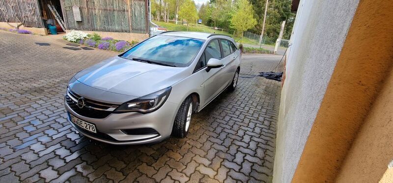 Silber Gebraucht 2018 Opel Astra S Kombi | 9.000 € (Guter Preis) - Bild 1/4