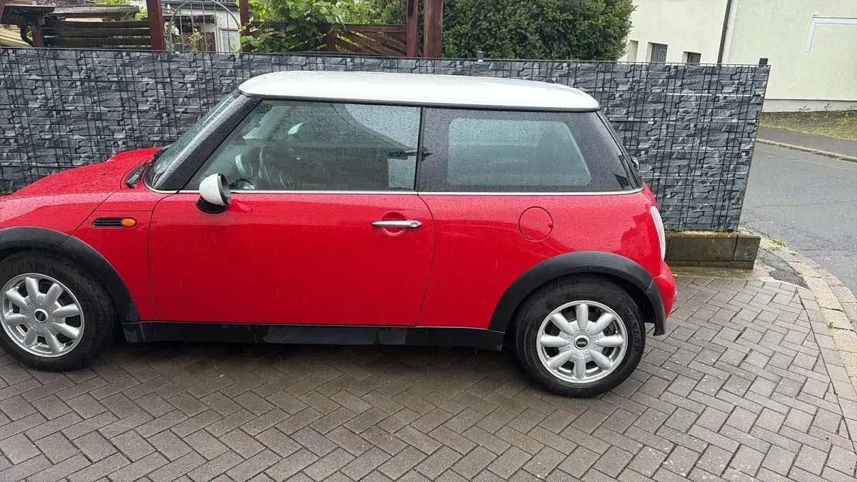 Używany Mini Cooper 115 KM (84 kW) 2003 Czerwony Hatchback