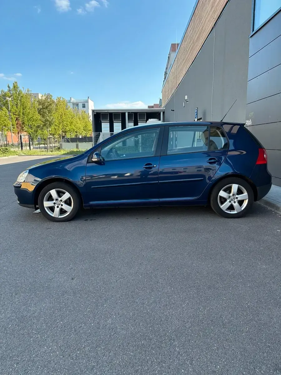 Gebraucht VW Golf V 105 PS (77 kW) 2007 Blau Limousine