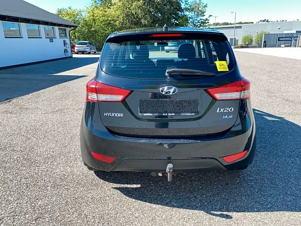 Gebraucht Hyundai ix20 Trend 90 PS (66 kW) 2011 Schwarz Kleinwagen