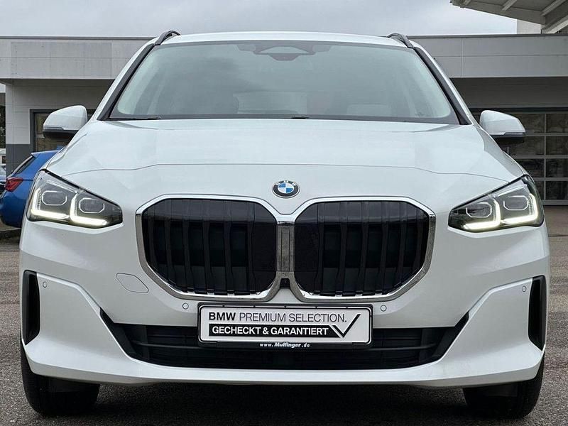 Gebraucht BMW 220 156 PS (114 kW) 2025 Weiß Van / Kleinbus