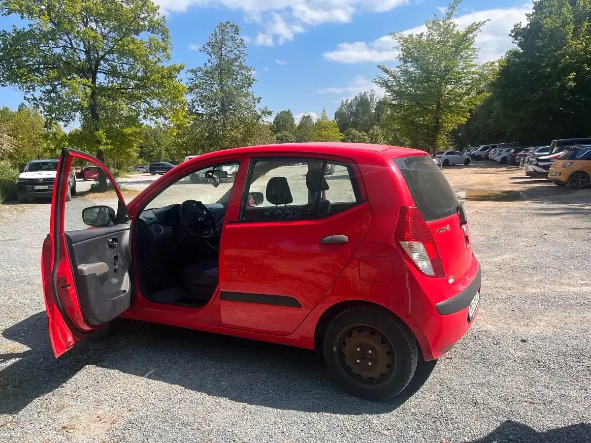Gebraucht Hyundai i10 79 PS (58 kW) 2009 Rot Kleinwagen
