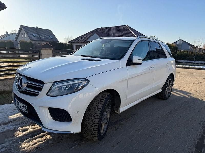 Weiß Gebraucht 2017 Mercedes GLE350 AMG line SUV | 28.600 € (Superpreis) - Bild 1/4