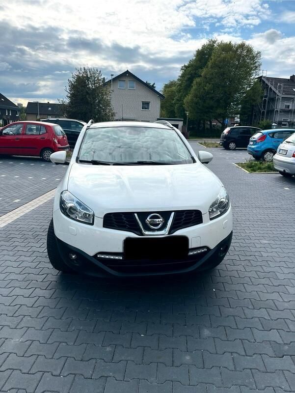 Weiß Gebraucht 2013 Nissan Qashqai SUV | 8.500 € (Etwas zu teuer) - Bild 1/4