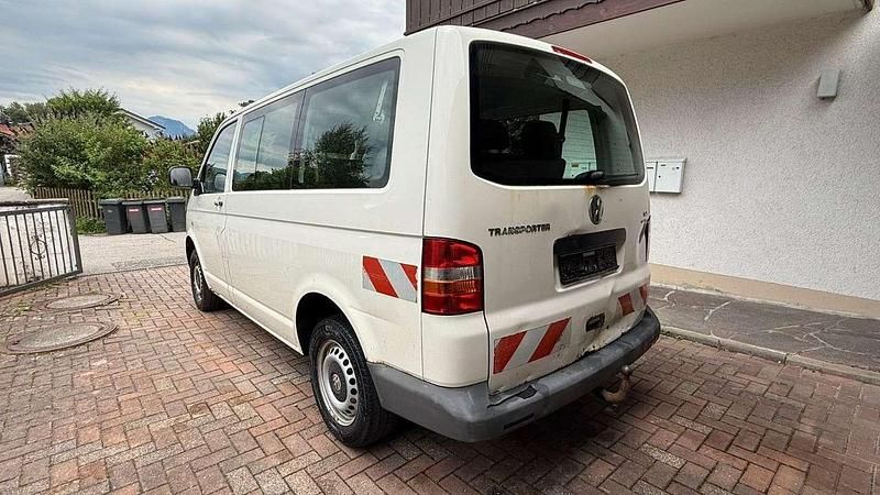 Gebraucht VW Transporter 131 PS (96 kW) 2004 Grauweiß r9002 Van