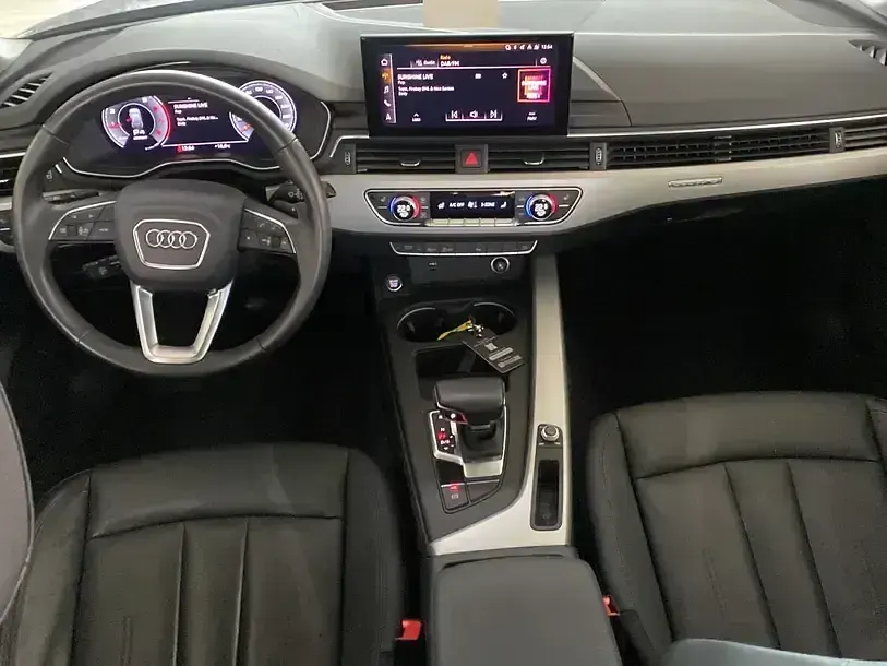 Używany Audi A4 Ambiente 204 KM (150 kW) 2023 Srebrny Kombi