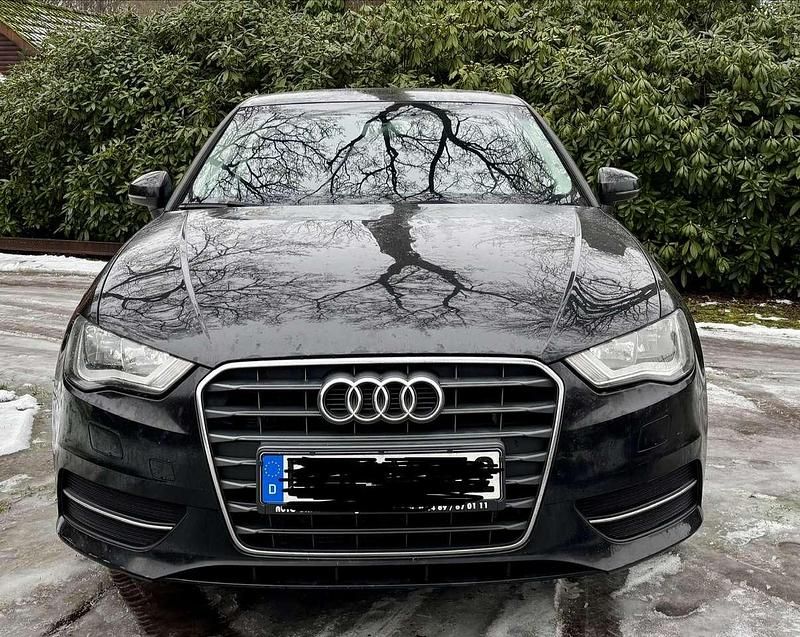 Gebraucht Audi A3 Attraction 110 PS (80 kW) 2015 Schwarz Kleinwagen