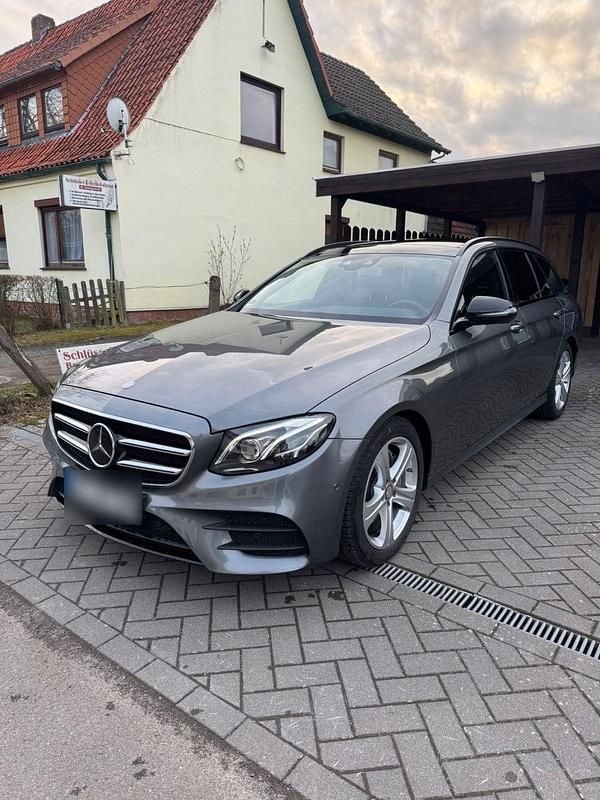 Gebraucht Mercedes E220 AMG 194 PS (142 kW) 2016 Grau Kombi