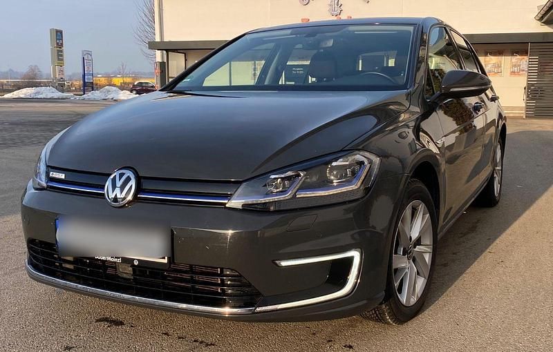 Gebraucht VW Golf 100 kW (136 PS) 2017 Grau Limousine