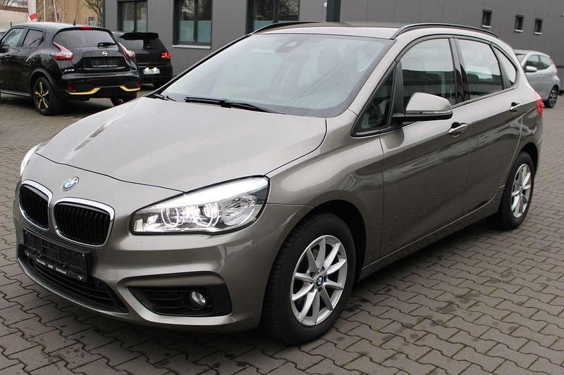 Platinsilber metallic Gebraucht 2016 BMW 216 Active Tourer Advantage Van / Kleinbus | 11.690 € (Fairer Preis) - Bild 1/4
