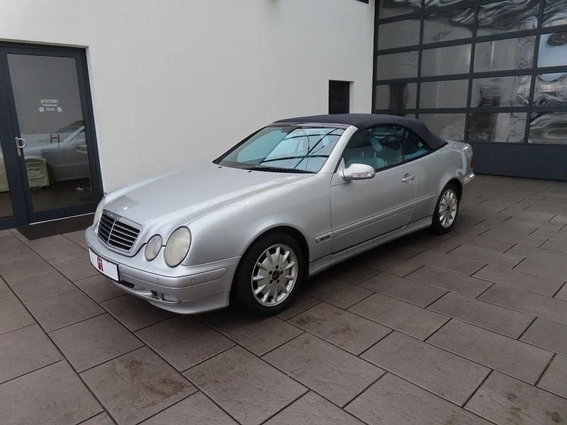 Silber Gebraucht 2002 Mercedes CLK200 Cabrio | 3.985 € (Guter Preis) - Bild 1/4