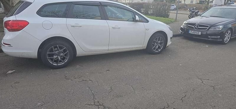 Gebraucht Opel Astra 120 PS (88 kW) 2014 Kombi