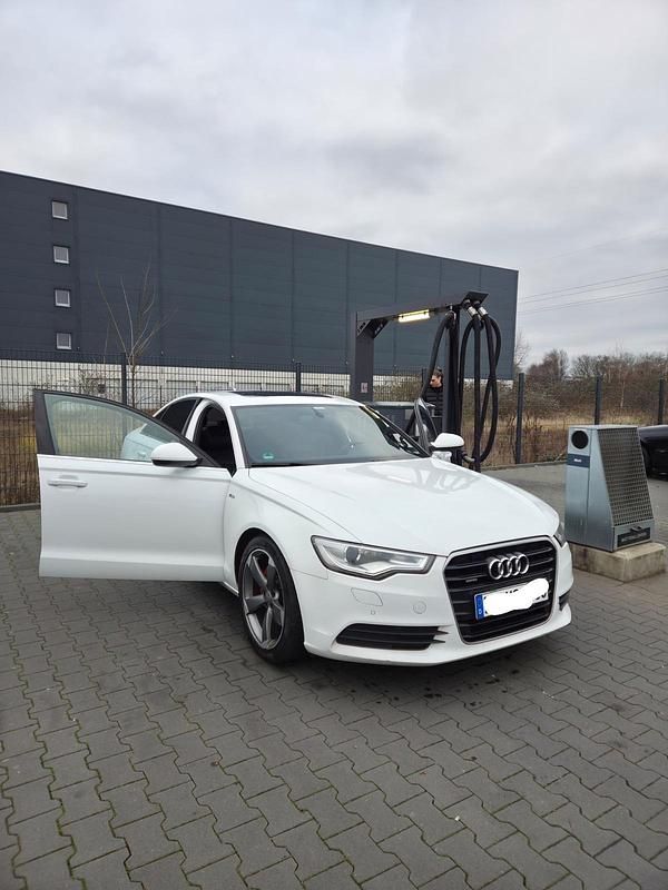 Weiß Gebraucht 2011 Audi A6 S-Line Limousine | 11.000 € (Teuer) - Bild 1/4