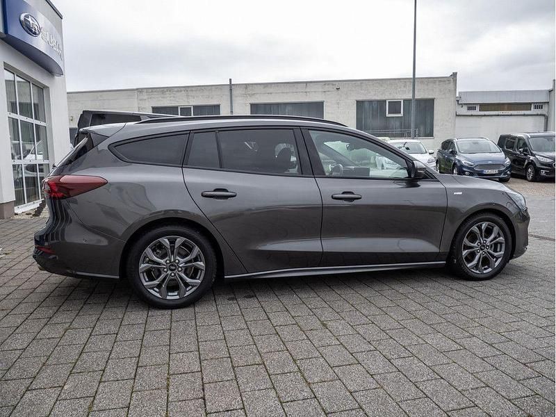 Gebraucht Ford Focus ST-Line 116 PS (85 kW) 2023 Grau Limousine