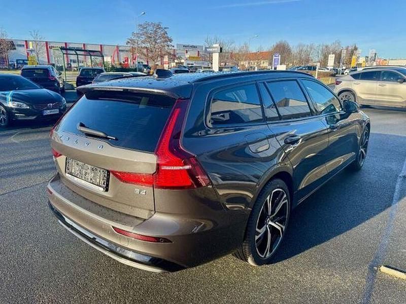 Gebraucht Volvo V60 Plus 197 PS (144 kW) 2025 Grau Kombi