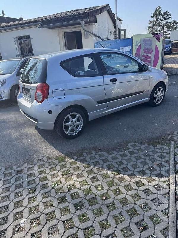 Gebraucht Chevrolet Aveo LS 84 PS (61 kW) 2009 Silber Kleinwagen