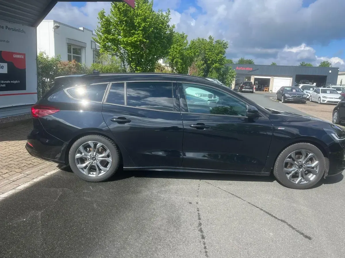 Gebraucht Ford Focus ST-Line X 116 PS (85 kW) 2025 Schwarz Kombi