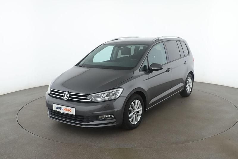 Grau Gebraucht 2016 VW Touran Comfortline Van / Kleinbus | 16.720 € (Fairer Preis) - Bild 1/3