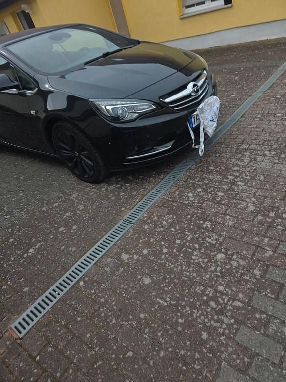 Gebraucht Opel Cascada Edition 165 PS (121 kW) 2014 Schwarz Cabrio