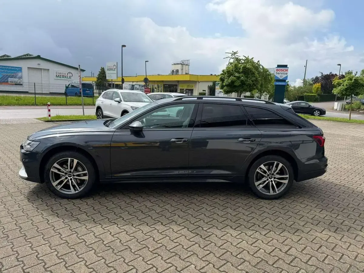 Gebraucht Audi A6 Allroad Basis 204 PS (150 kW) 2023 Grau Kombi