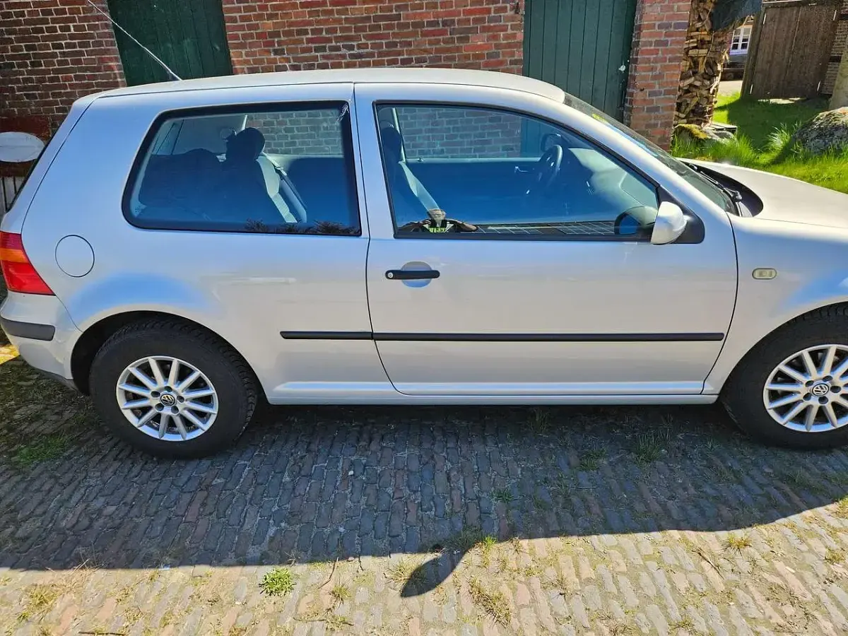 Gebraucht VW Golf III 75 PS (55 kW) 1999 Silber Kleinwagen