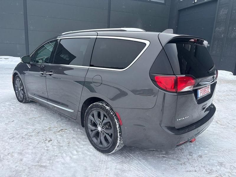 Gebraucht Chrysler Pacifica 291 PS (214 kW) 2016 Grau Van / Kleinbus