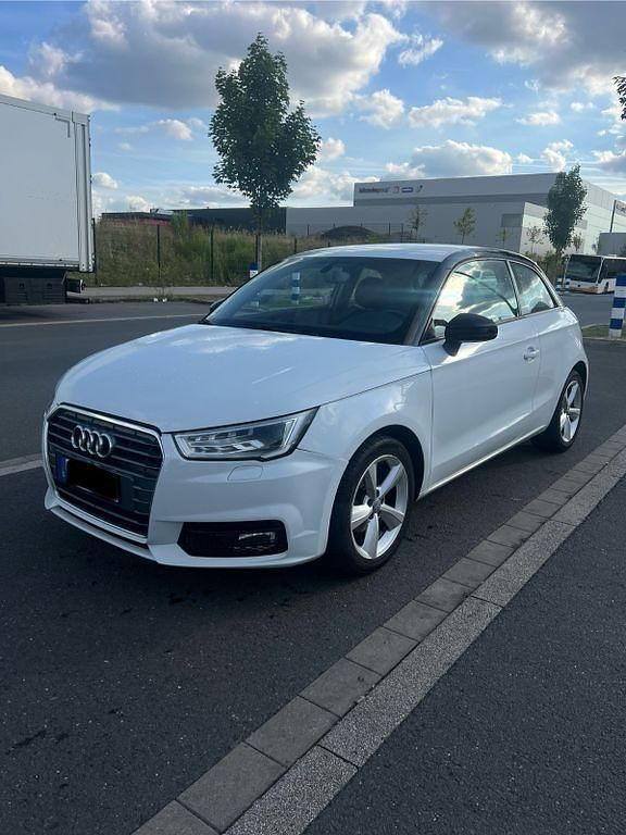 Weiß Gebraucht 2016 Audi A1 Sportback Sport Kleinwagen | 9.500 € (Guter Preis) - Bild 1/4