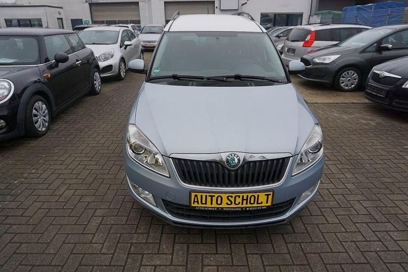 Gebraucht Skoda Roomster Plus Edition 105 PS (77 kW) 2011 Silber Van / Kleinbus