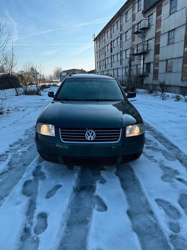 Schwarz Gebraucht 2002 VW Passat Kombi | 550 € (Superpreis) - Bild 1/4