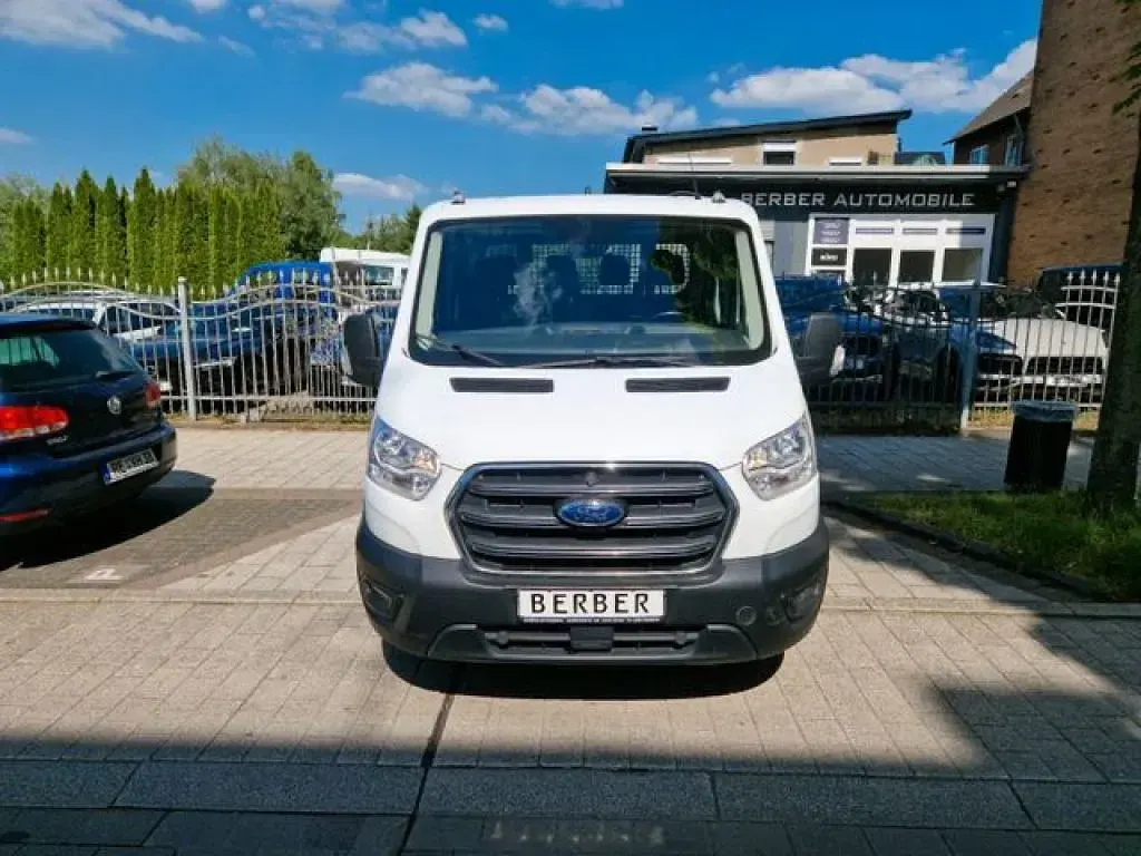 Gebraucht Ford Transit Trend 131 PS (96 kW) 2022 Frozen white Van