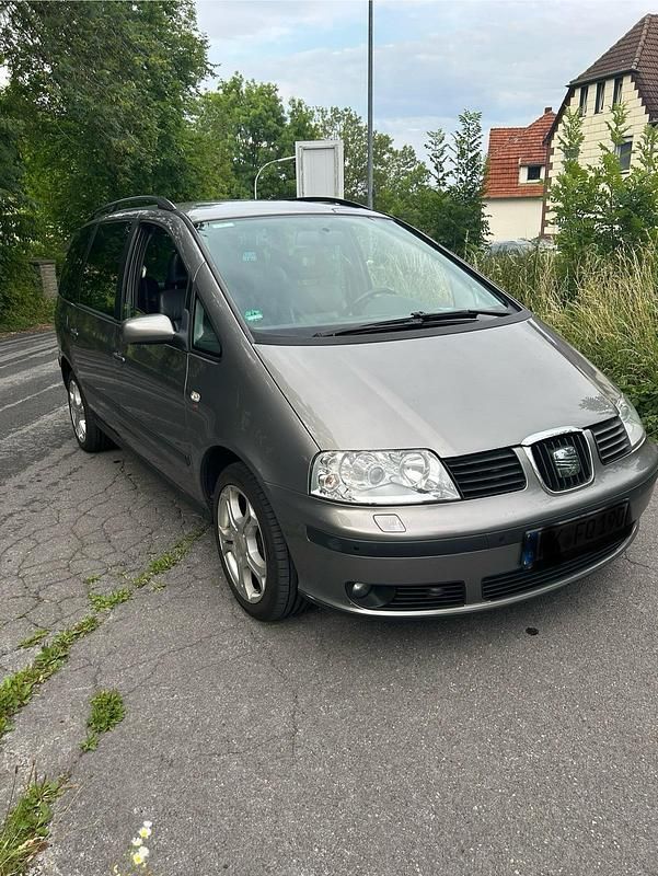 Gold Gebraucht 2008 Seat Alhambra Van / Kleinbus | 3.450 € (Fairer Preis) - Bild 1/4