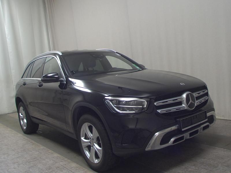 Gebraucht Mercedes GLC300e 306 PS (225 kW) 2021 Schwarz SUV