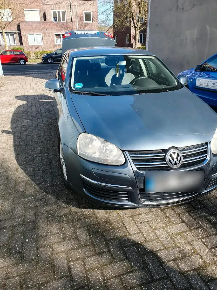 Gebraucht VW Jetta 150 PS (110 kW) 2006 Grün Limousine
