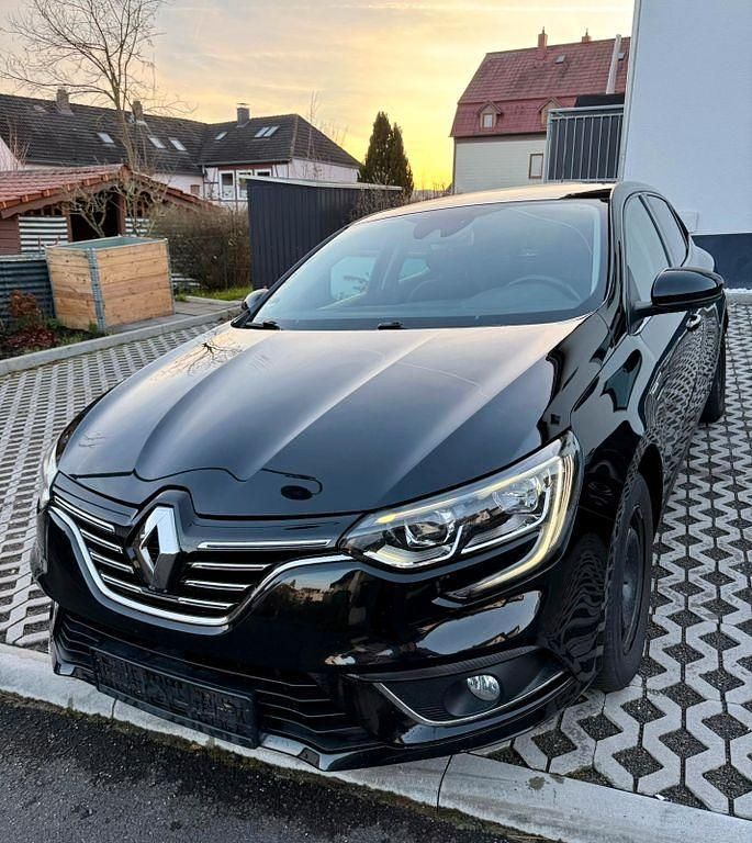 Schwarz Gebraucht 2017 Renault Mégane IV Intens Limousine | 10.000 € (Guter Preis) - Bild 1/4
