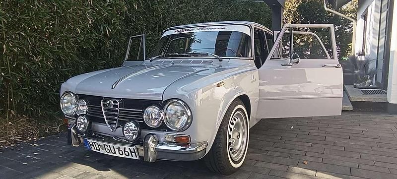 Weiß Gebraucht 1976 Alfa Romeo Giulia Super Limousine | 29.000 € - Bild 1/4