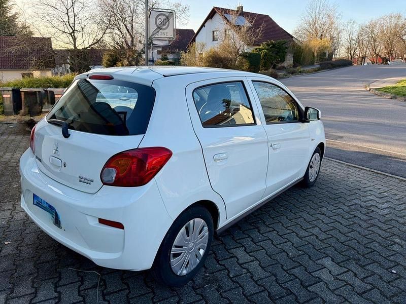Gebraucht Mitsubishi Space Star Basis 71 PS (52 kW) 2019 Weiß Kleinwagen