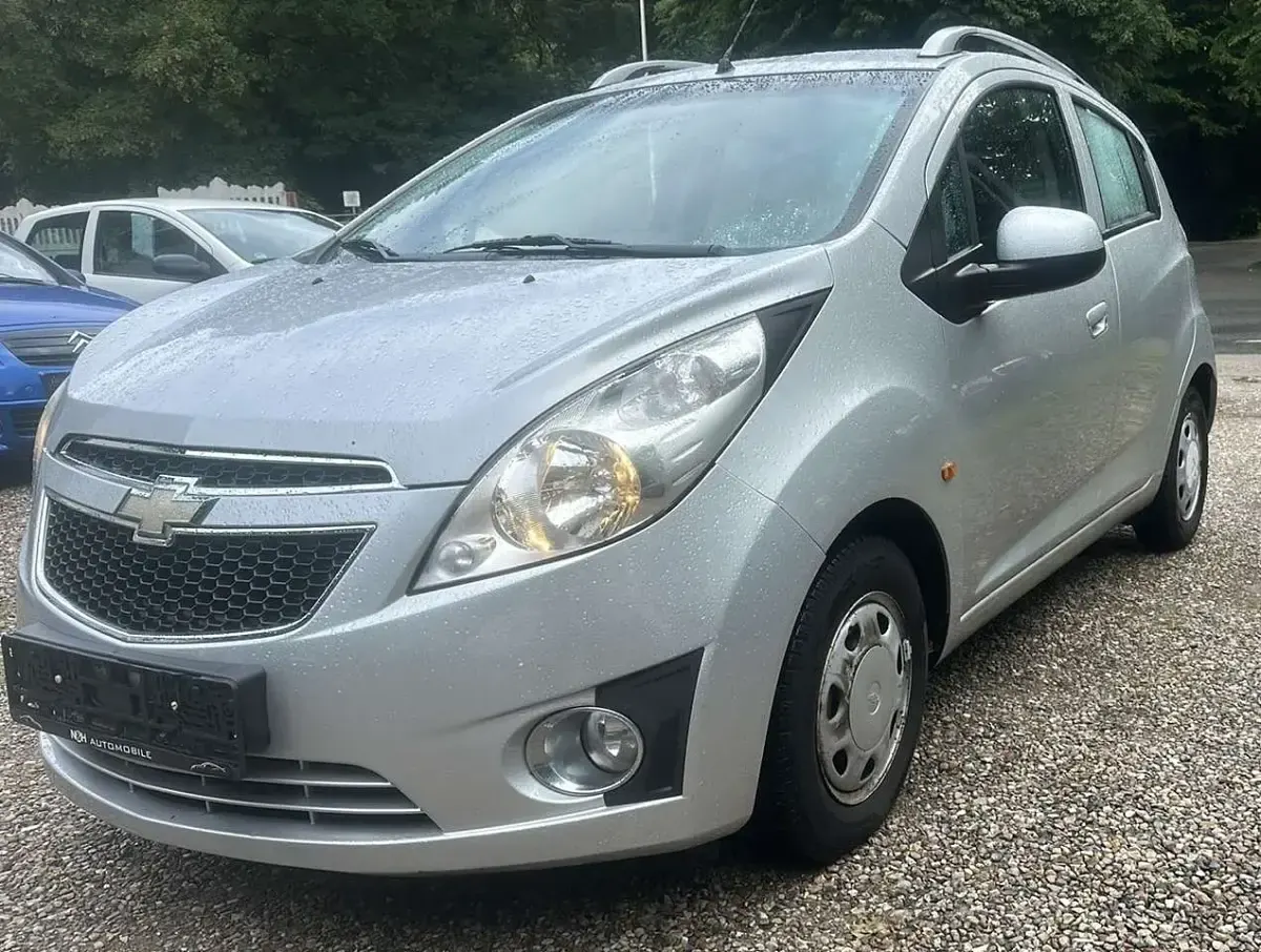 Gebraucht Chevrolet Spark LS 82 PS (60 kW) 2011 Argon silber/ice silver (m2) Kleinwagen