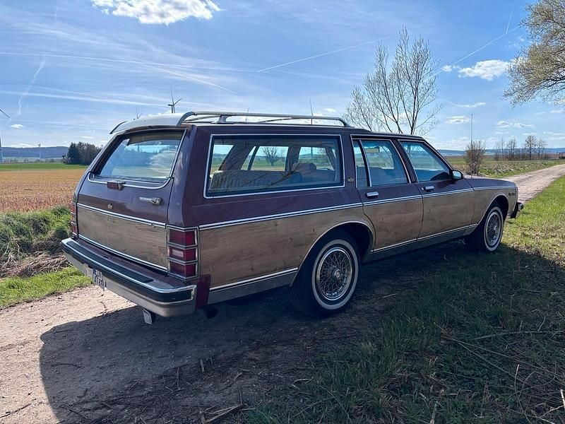 Gebraucht Chevrolet Caprice 145 PS (106 kW) 1987 Rot Limousine