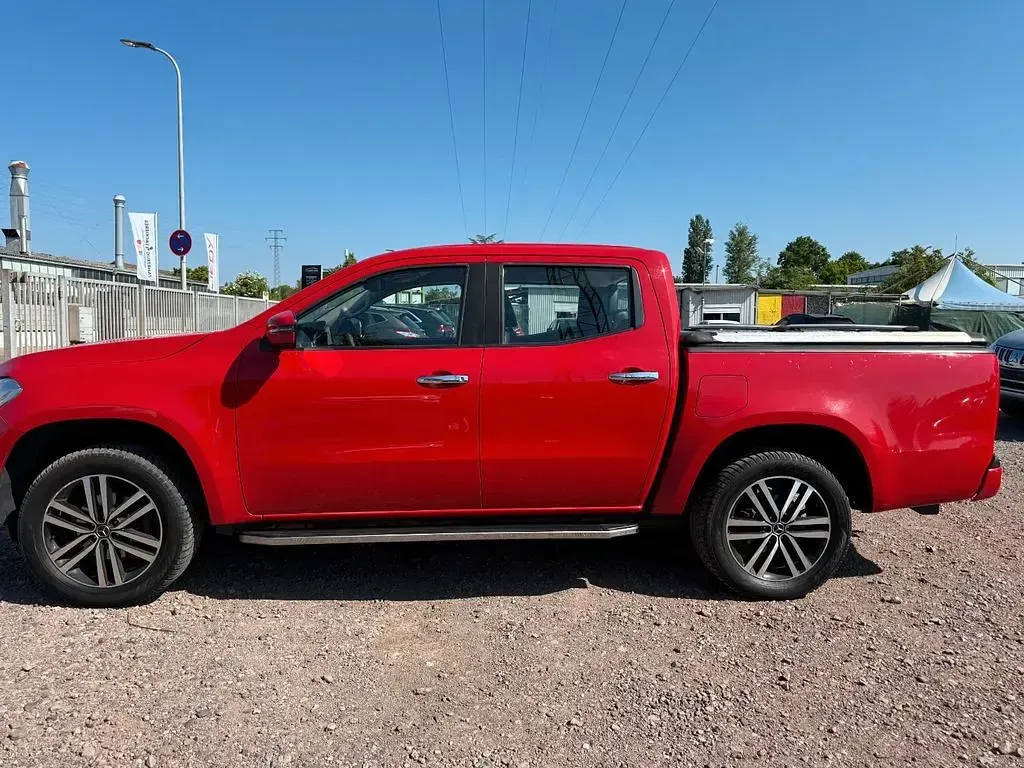 Gebraucht Mercedes X220 163 PS (119 kW) 2018 Rot Pickup