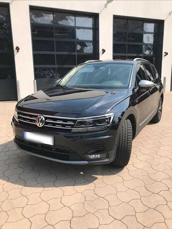 Schwarz Gebraucht 2018 VW Tiguan Allspace Business SUV | 22.500 € - Bild 1/4