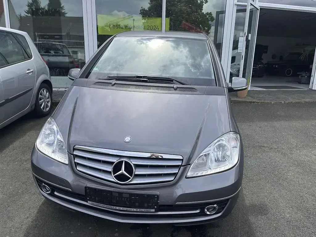 Gebraucht Mercedes A160 95 PS (69 kW) 2010 Grau Limousine