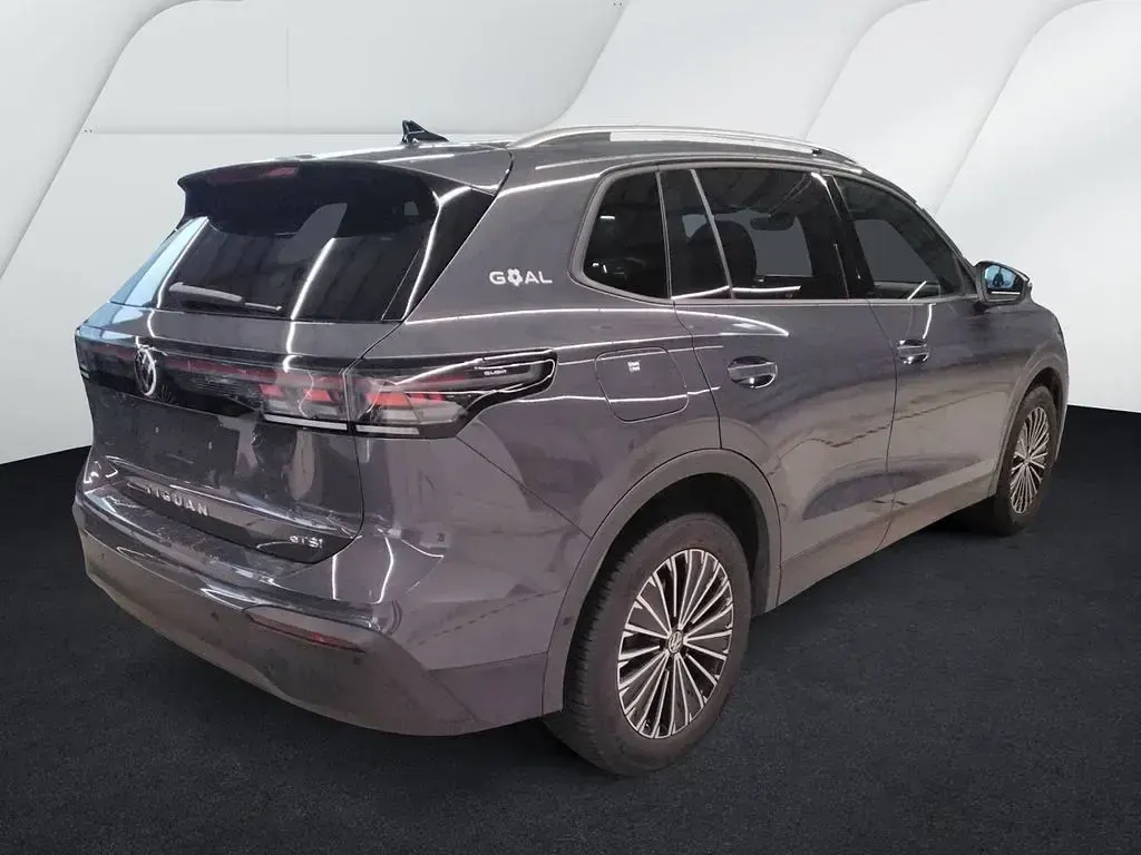 Gebraucht VW Tiguan Goal 150 PS (110 kW) 2025 Grau SUV